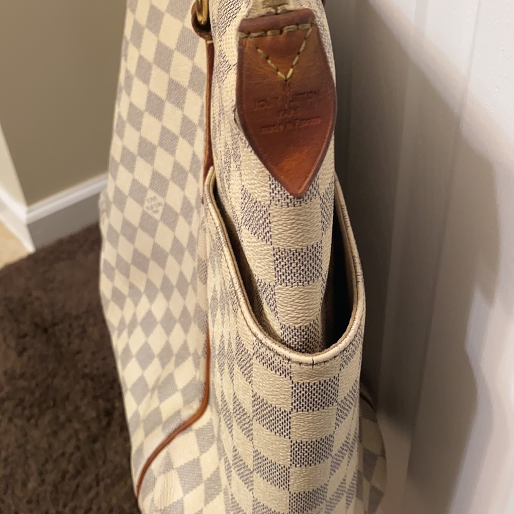 GM totally Louis Vuitton. discontinued model. - Picture 9 of 13